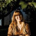 Ali Hazelwood Autorenbild von Ali Hazelwood (©Justin Murphy / Out of the Attic Photography)