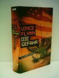 Die Gefahr - Im Fadenkreuz Cover des Buches Die Gefahr - Im Fadenkreuz (ISBN: B003Z3ID4Y)