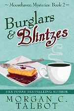 Burglars & Blintzes (Moorehaven Mysteries) Cover des Buches Burglars & Blintzes (Moorehaven Mysteries) (ISBN: 9781948051149)