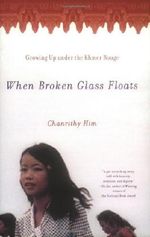 When Broken Glass Floats Cover des Buches When Broken Glass Floats (ISBN: 9780393322101)