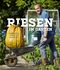 Riesen im Garten Cover des Buches Riesen im Garten (ISBN: 9783710401381)